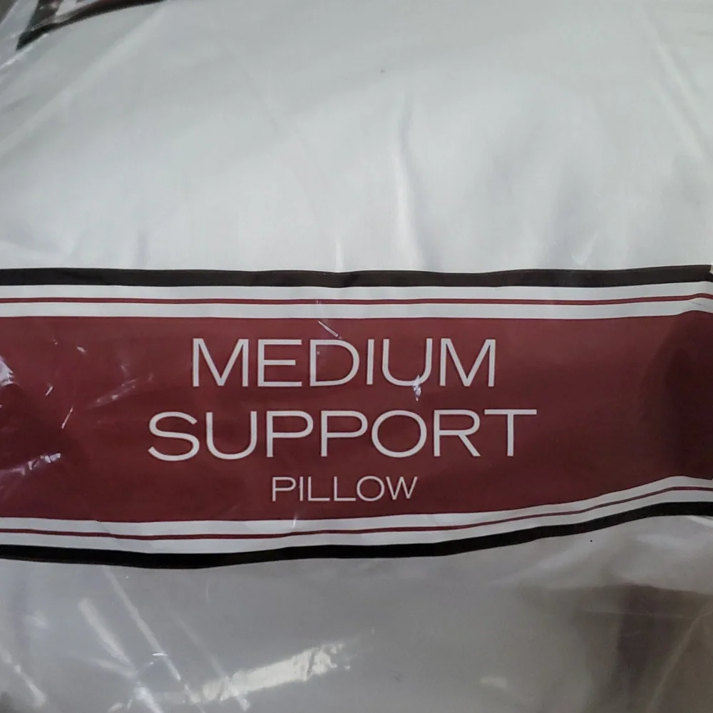 Brand New Wamsutta Medium Support 1 Pillow - White. Standard/Queen.